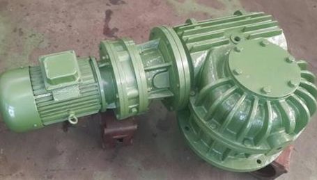 CCWS電機(jī)直聯(lián)雙級減速機(jī)