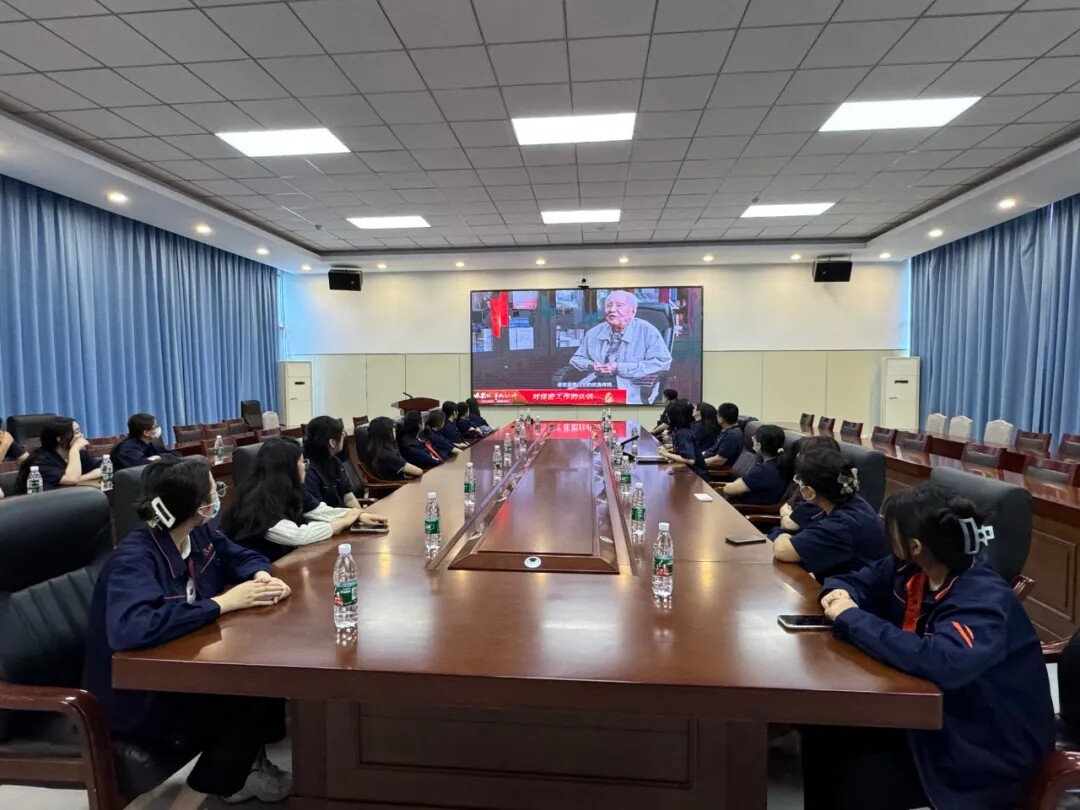 小鸭控股集团开展“筑牢保密防线 共护国家安全”主题观影活动