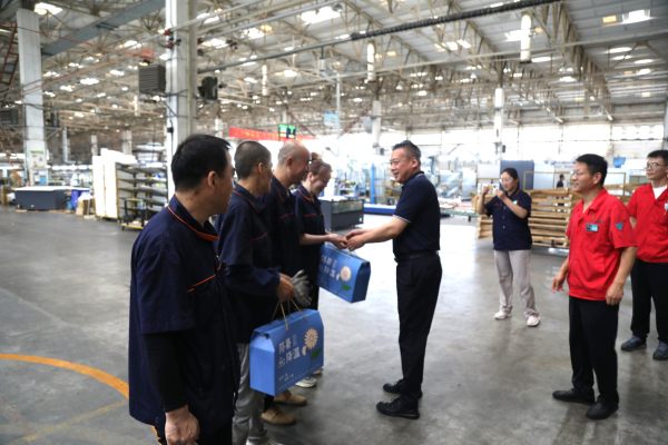 工会送清凉·防暑保安康 | 小鸭控股集团开展“夏送清凉”活动