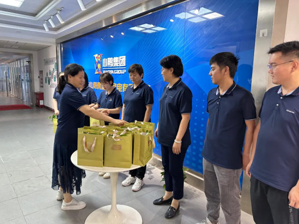 酷暑难挡，清凉来袭 | 小鸭小家电公司开展夏日送“清凉”活动