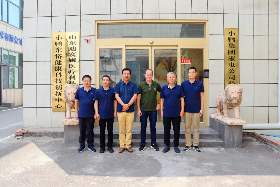 巴西COMPASS公司领导一行莅临山东小鸭集团家电有限公司参观交流 巴西COMPASS公司领导一行莅临山东小鸭集团家电有限公司参观交流