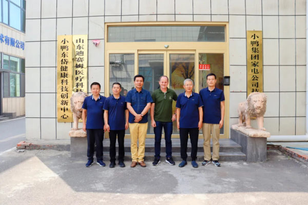 巴西COMPASS公司领导一行莅临山东小鸭集团家电有限公司参观交流