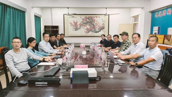 洗涤机械行业国家标准项目研讨会在小鸭洗涤设备公司召开