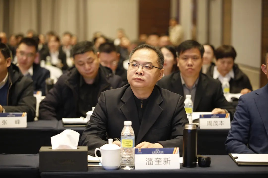 1736127238734704647681851392.jpg 图片