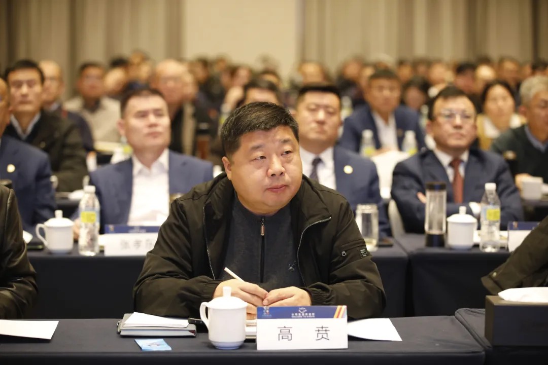 1736127238734704647681888258.jpg 图片