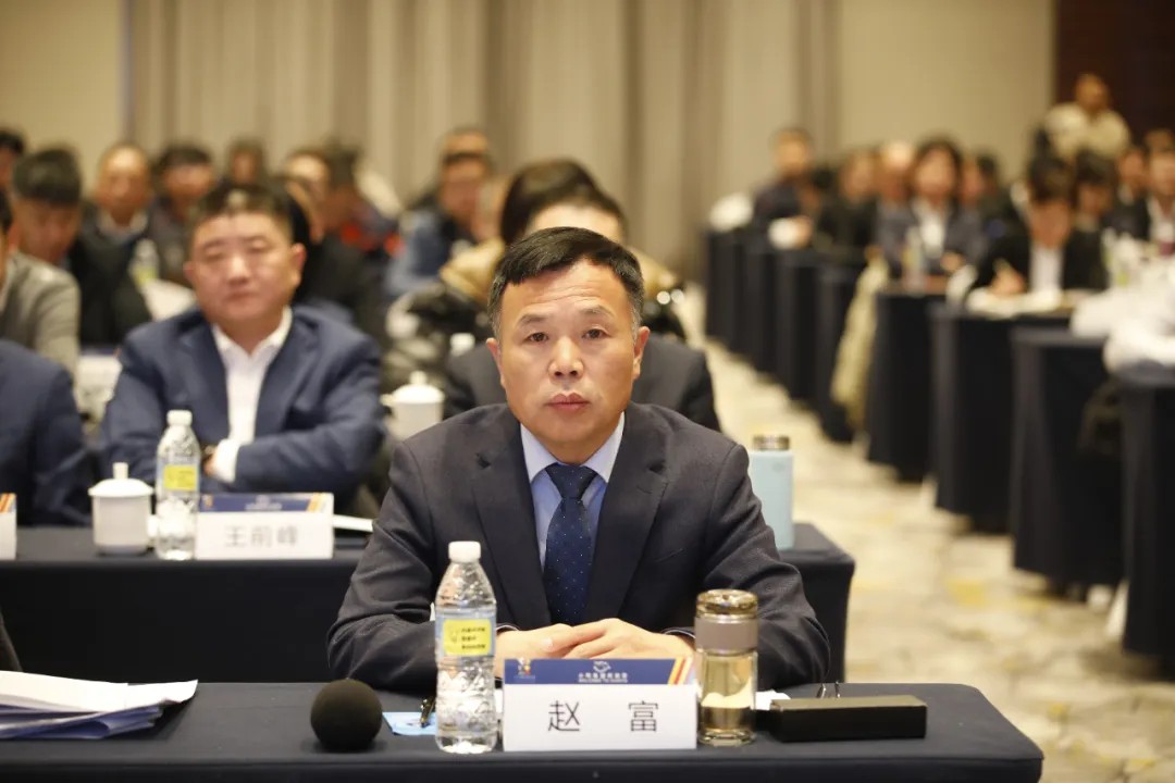 1736127238734704647698624512.jpg 图片