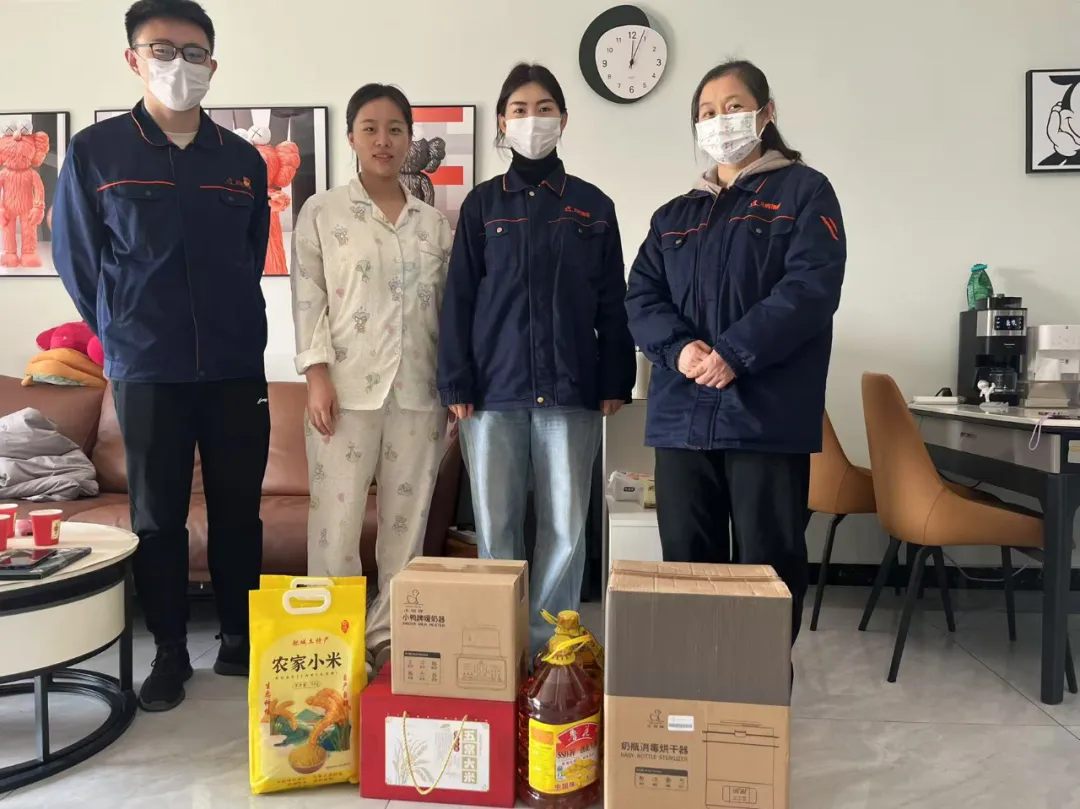 情暖冬日，心系巾帼 | 小鸭智能电器公司组织开展新年慰问产假女职工活动