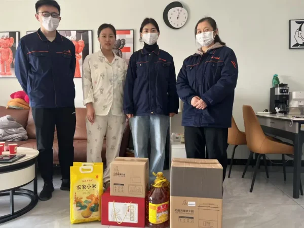 情暖冬日，心系巾帼 | 小鸭智能电器公司组织开展新年慰问产假女职工活动