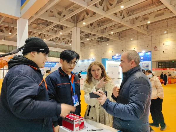 小鸭精工公司参加第二十届山东装备博览会