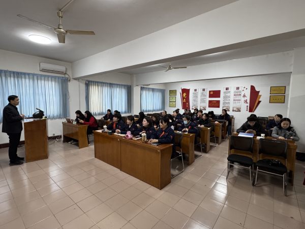  呵护心灵，与爱同行 | 小鸭泺安物业公司组织开展三八节活动