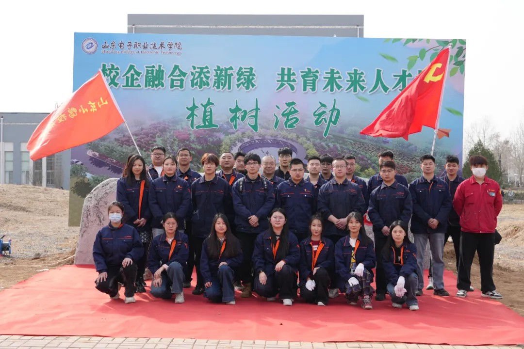 1743035862763681516435734528.jpg 1743035862763681516435734528.jpg