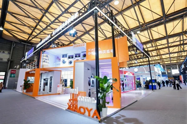 打破家用商用边界 定义高端洗涤新维度 | 新质生产力赋能，小鸭集团惊艳AWE