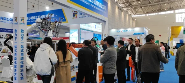 小鸭精工公司免编程技术在第28届济南国际自动化展中掀起制造新浪潮