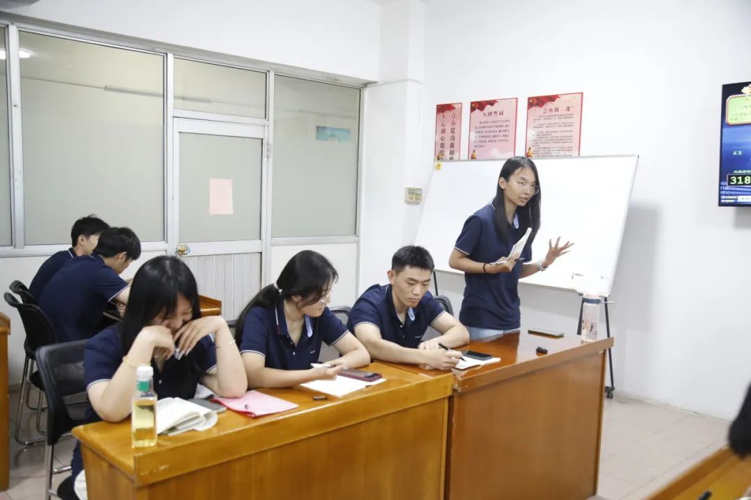 1754283973810859516132503552.jpg 图片