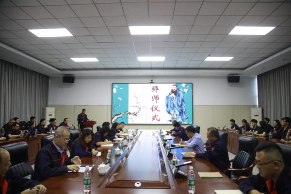 师徒结对传匠心 薪火赓续启新程——小鸭控股集团组织2025年新员工拜师仪式