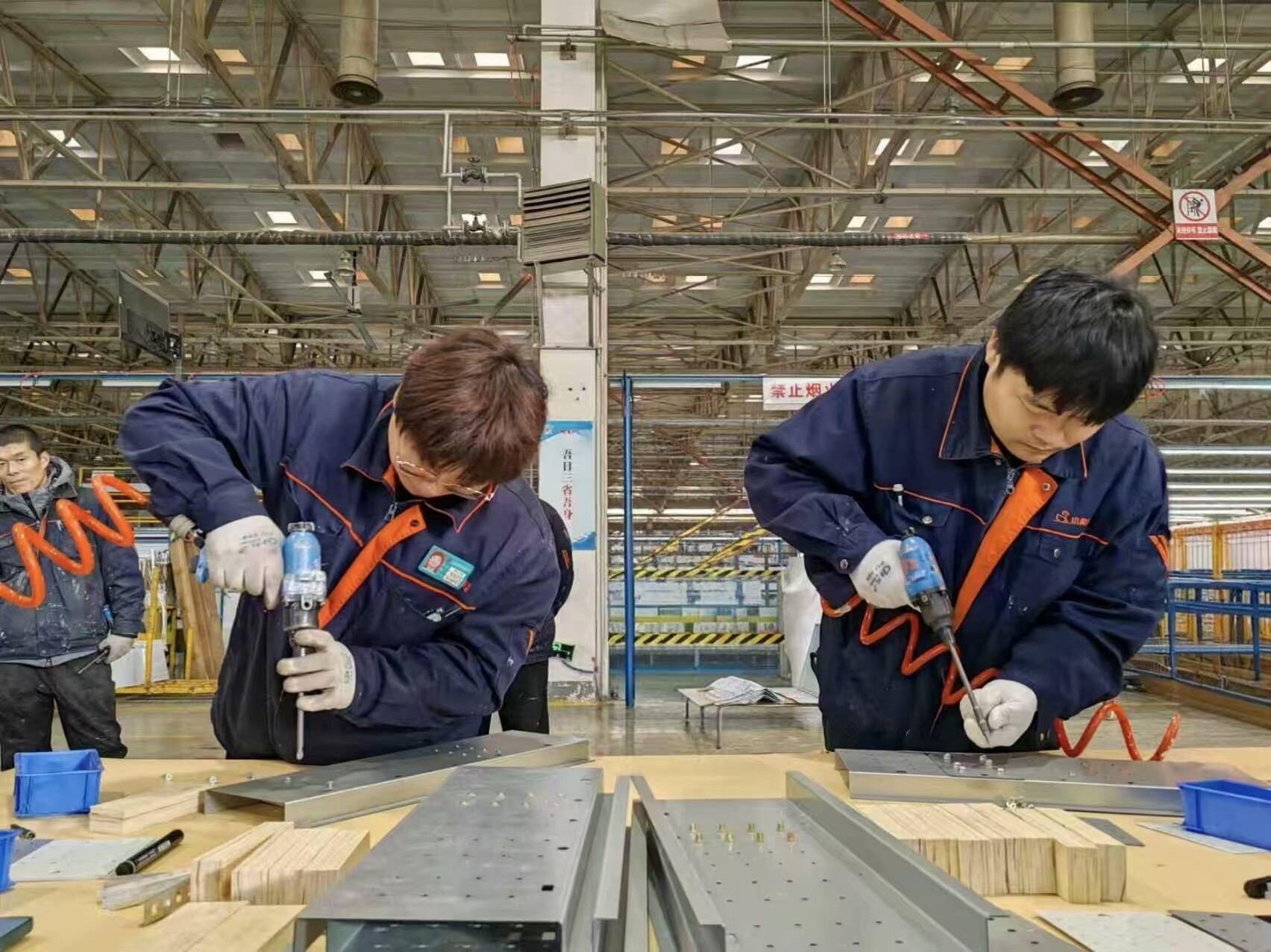 “小螺钉”锤炼“大匠心”丨小鸭冷链公司举办打螺钉技能竞赛 “小螺钉”锤炼“大匠心”丨小鸭冷链公司举办打螺钉技能竞赛