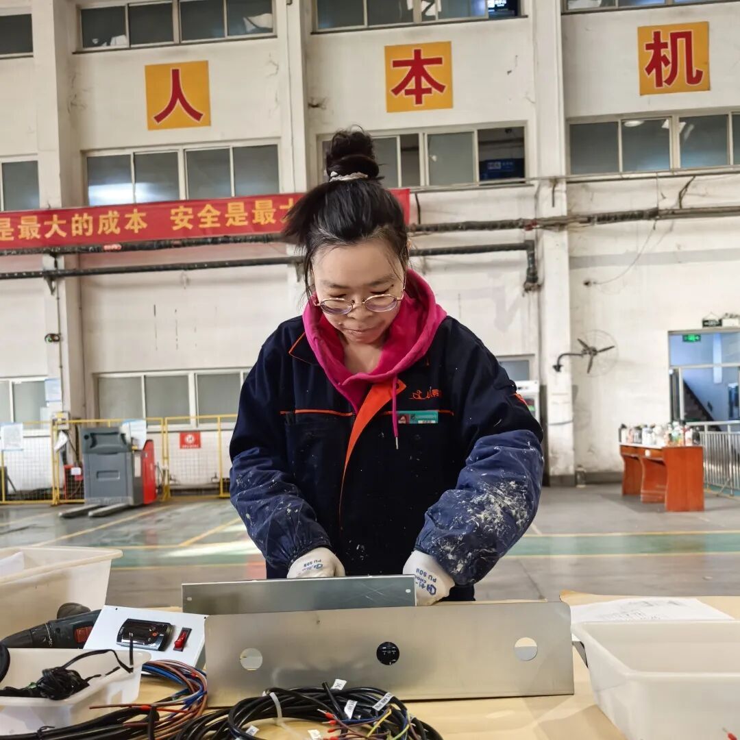 1765155783856459190860898304.jpg 图片