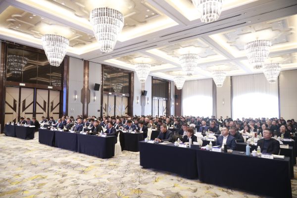 集中资源 做强主业 优化结构 提升效益 奋力开启集团高质量发展新征程丨小鸭控股集团召开2026年度经营计划工作会议