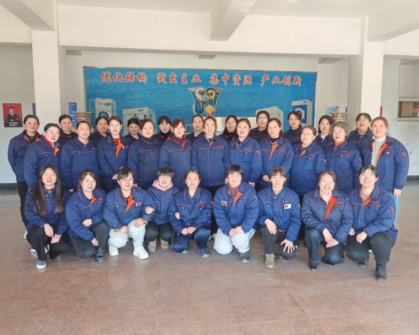 光影赴新程丨小鸭洗涤机械公司组织全体女职工开展主题观影活动