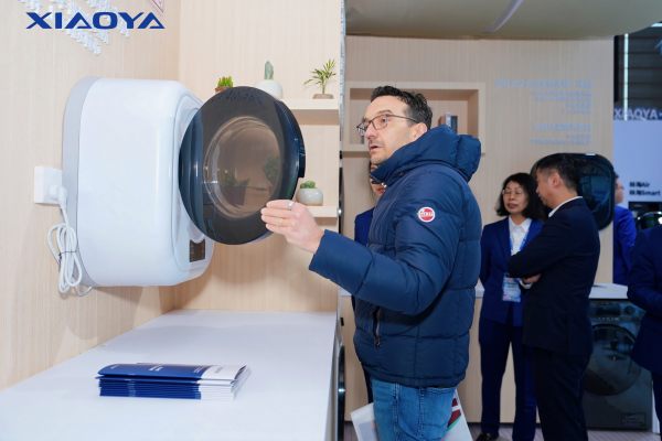 南美市場(chǎng)傳來捷報(bào)！小鴨壁掛洗烘一體機(jī)首次批量出口巴西