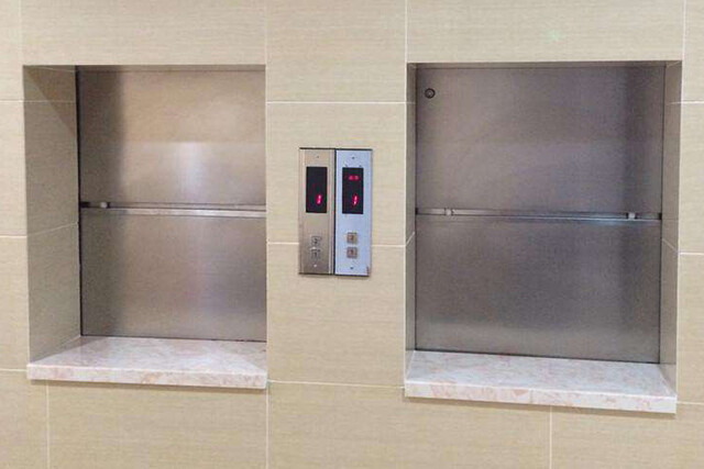 雜物電梯