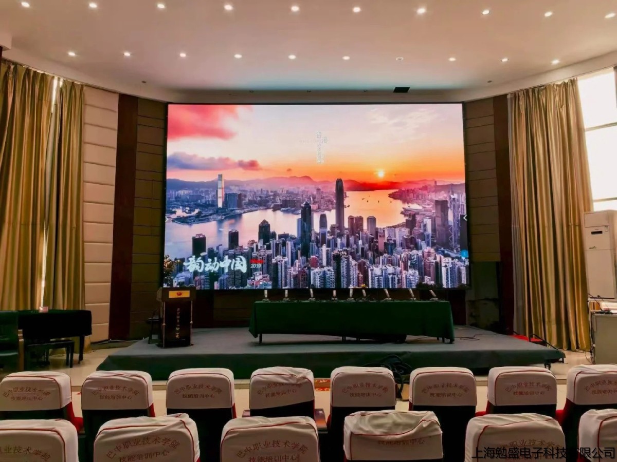 礼堂_大堂LED显示屏_2_程佳浩 LED LCD COB_来自小红书网页版 2026 上海校园 LED 屏选型避坑指南|校园教学显示屏 TOP 推荐,上海勉盛电子适配全校园场景,稳定靠谱