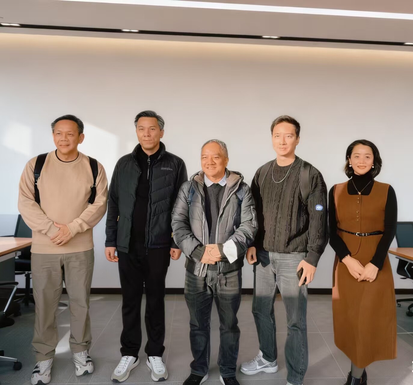 印尼客户莅临青岛科兰德进行椰壳超细研磨测试