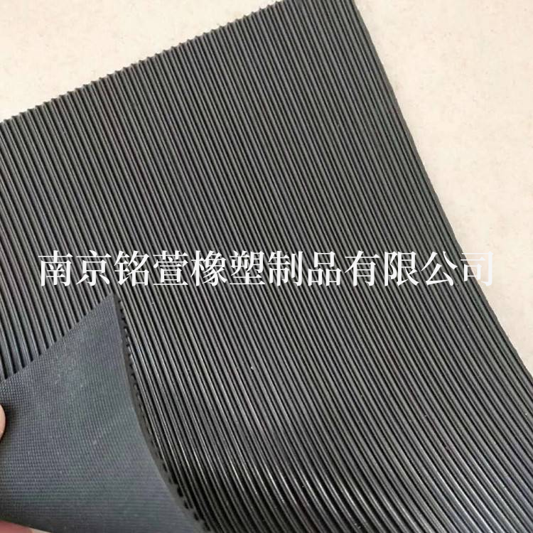 中细条纹橡胶板
