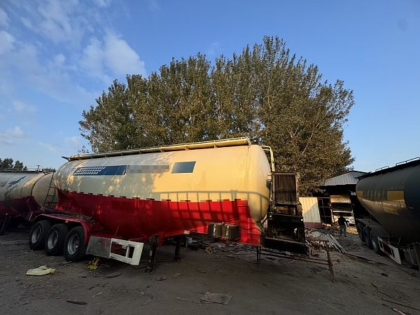 Cement Bulker Trailer (4)