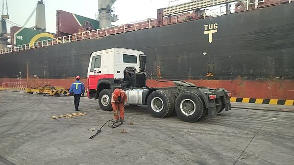 Shacman Tractor Truck (6)