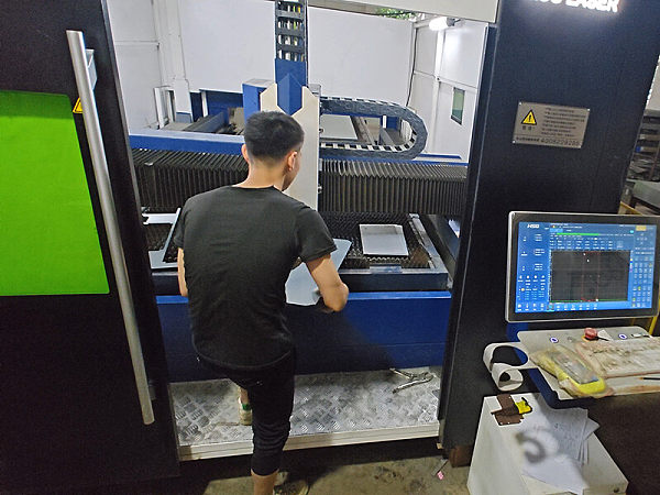 High power laser cutting machine in hardware workshop
