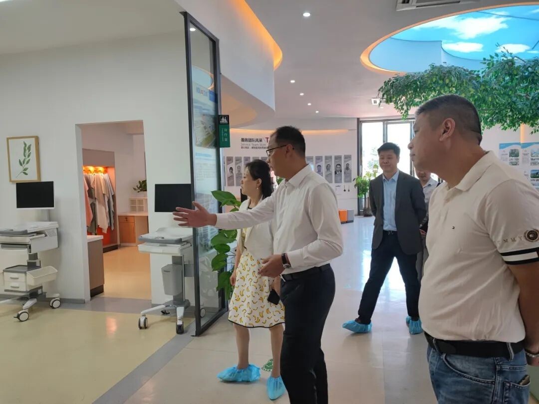 广东医院家具政府采购投标源头厂家.jpg 广东医院家具政府采购投标源头厂家.jpg