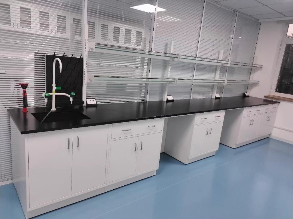 全钢结构实验边台 带试剂架的实验边台 实验柜台.jpg 全钢结构实验边台 带试剂架的实验边台 实验柜台.jpg