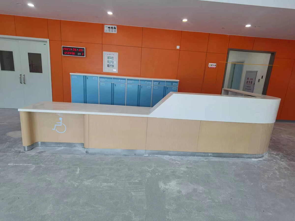 L形护士站现场安装照片医院护士站照片.jpg L形护士站现场安装照片医院护士站照片.jpg