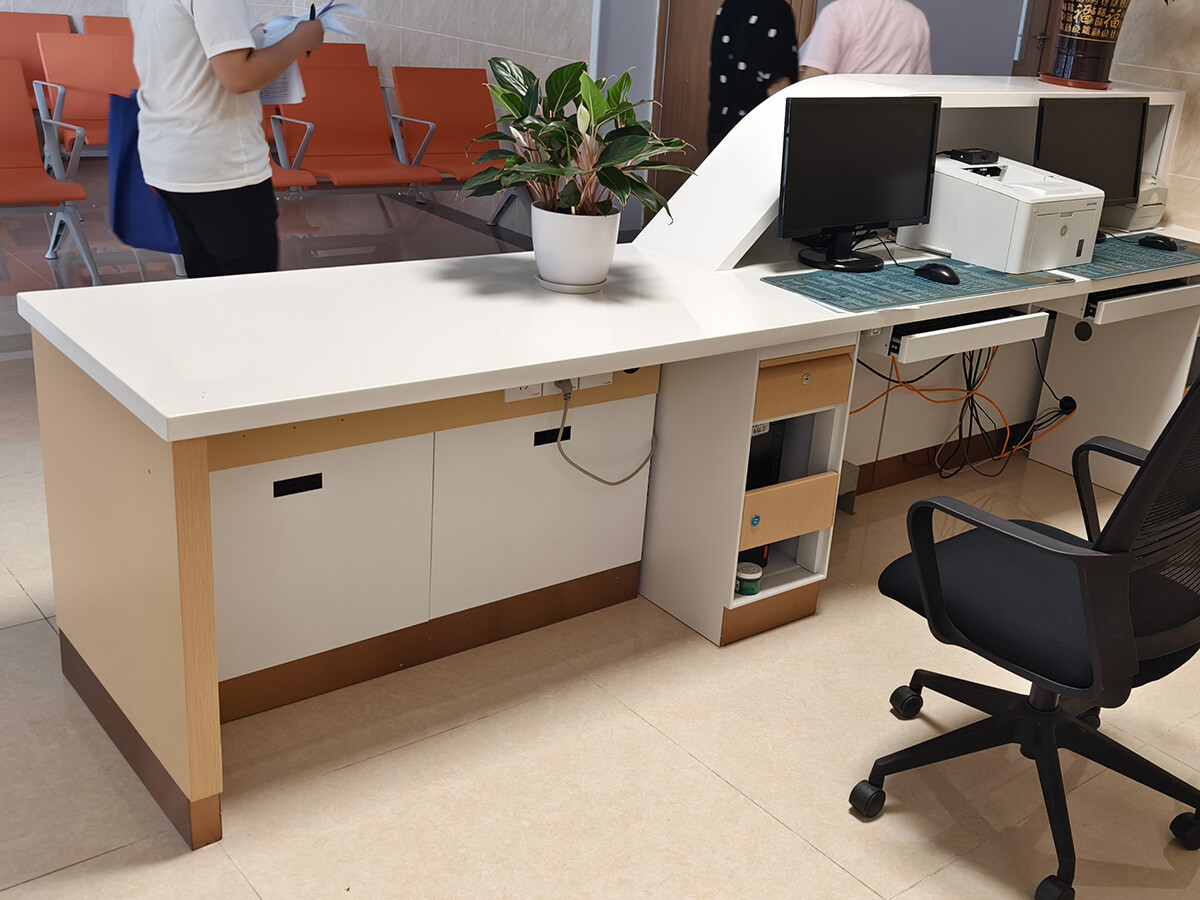 直形导诊台-医院护士站-医用钢制分诊台2.jpg 直形导诊台-医院护士站-医用钢制分诊台2.jpg