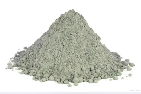 详介生产刚玉的原料：铝矾土