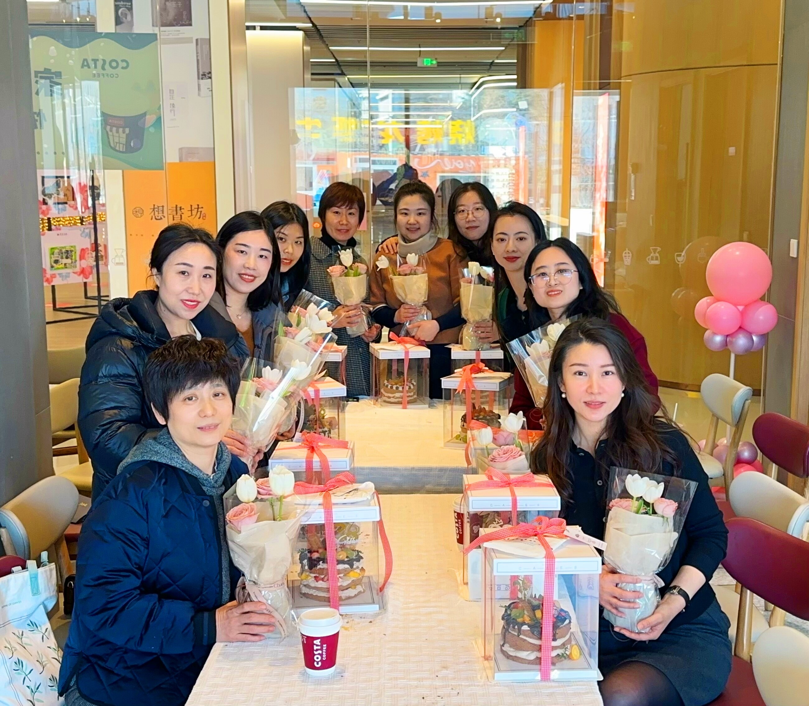 赴春天之约  绽巾帼芳华