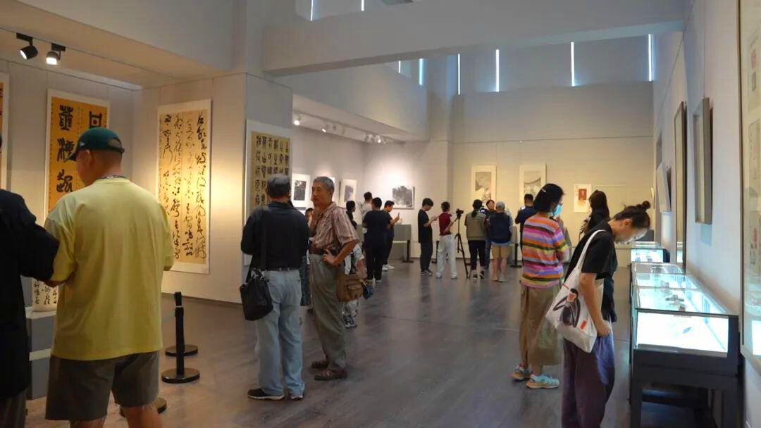 “水火既济 绘凤雕龙”中国书画与陶瓷对话展圆满开幕.jpg “水火既济 绘凤雕龙”中国书画与陶瓷对话展圆满开幕.jpg