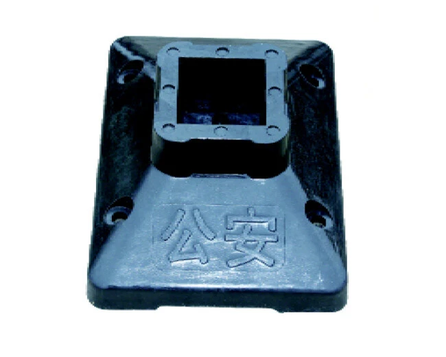 公路隔离墩