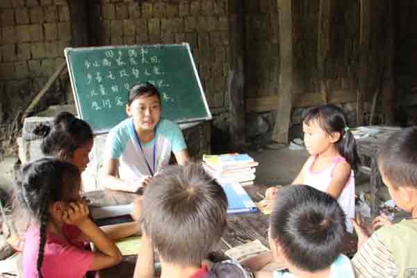 63.3%受访大学生认为合适的支教时间至少满半年