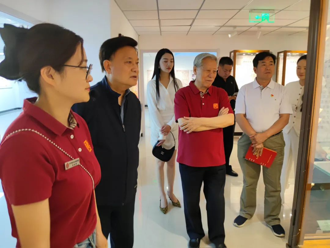 【砚界动态】与艺术同行 与文化共舞——砚文化志愿者与企业家代表参观北京砚台文化博物馆