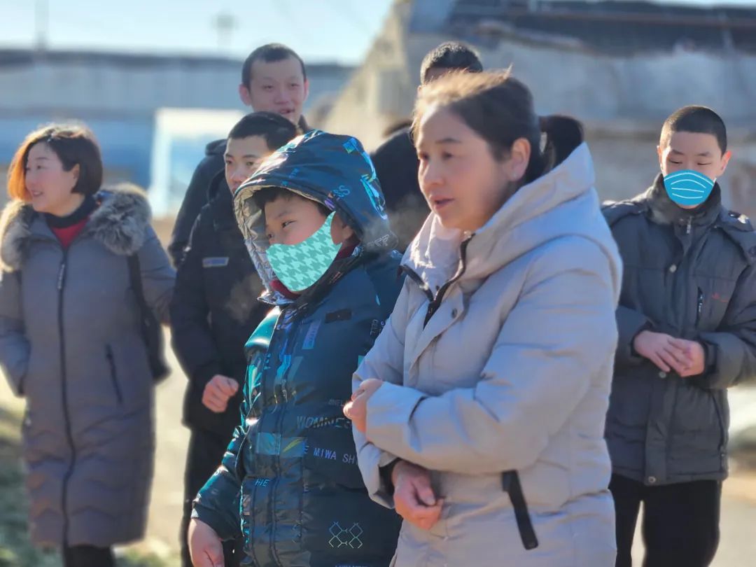 1743494737765606177599959040.jpg 图片