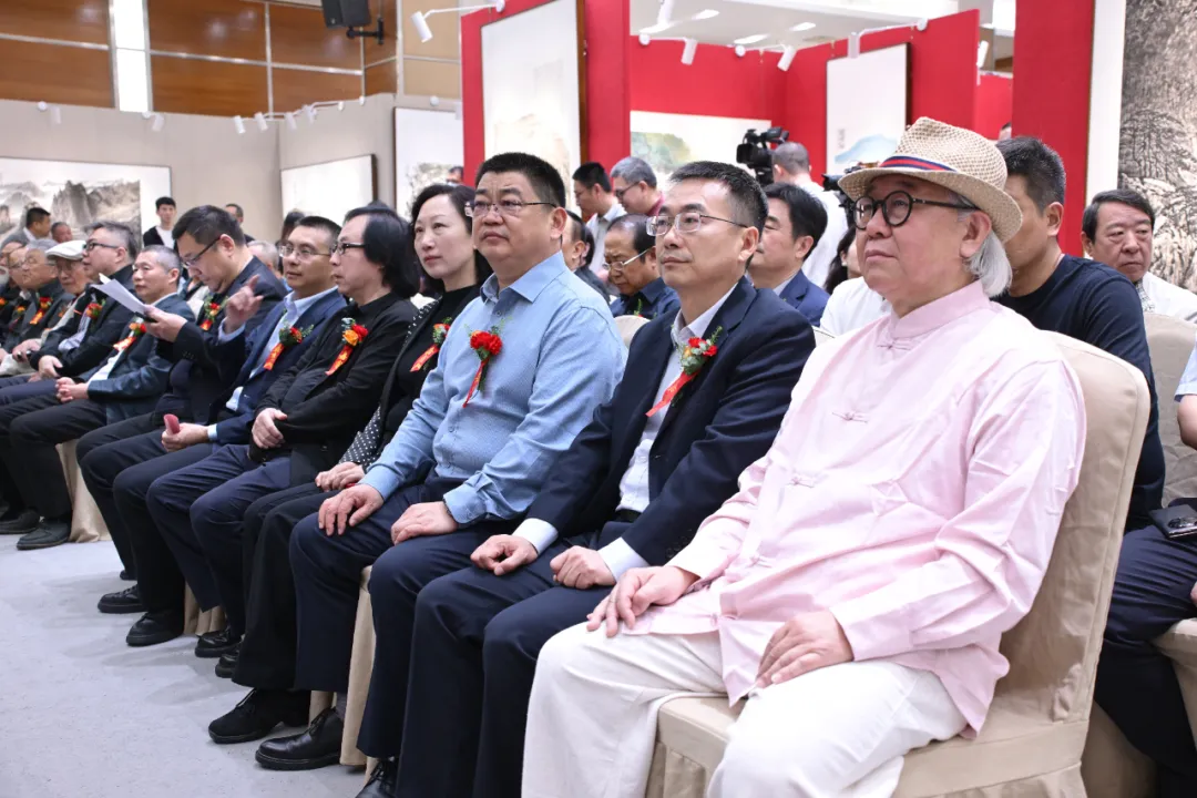 守护母亲河，丹青寄深情——黄河缘志愿者周河河画展‘笔拓墨韵家园歌’在荣宝斋开幕