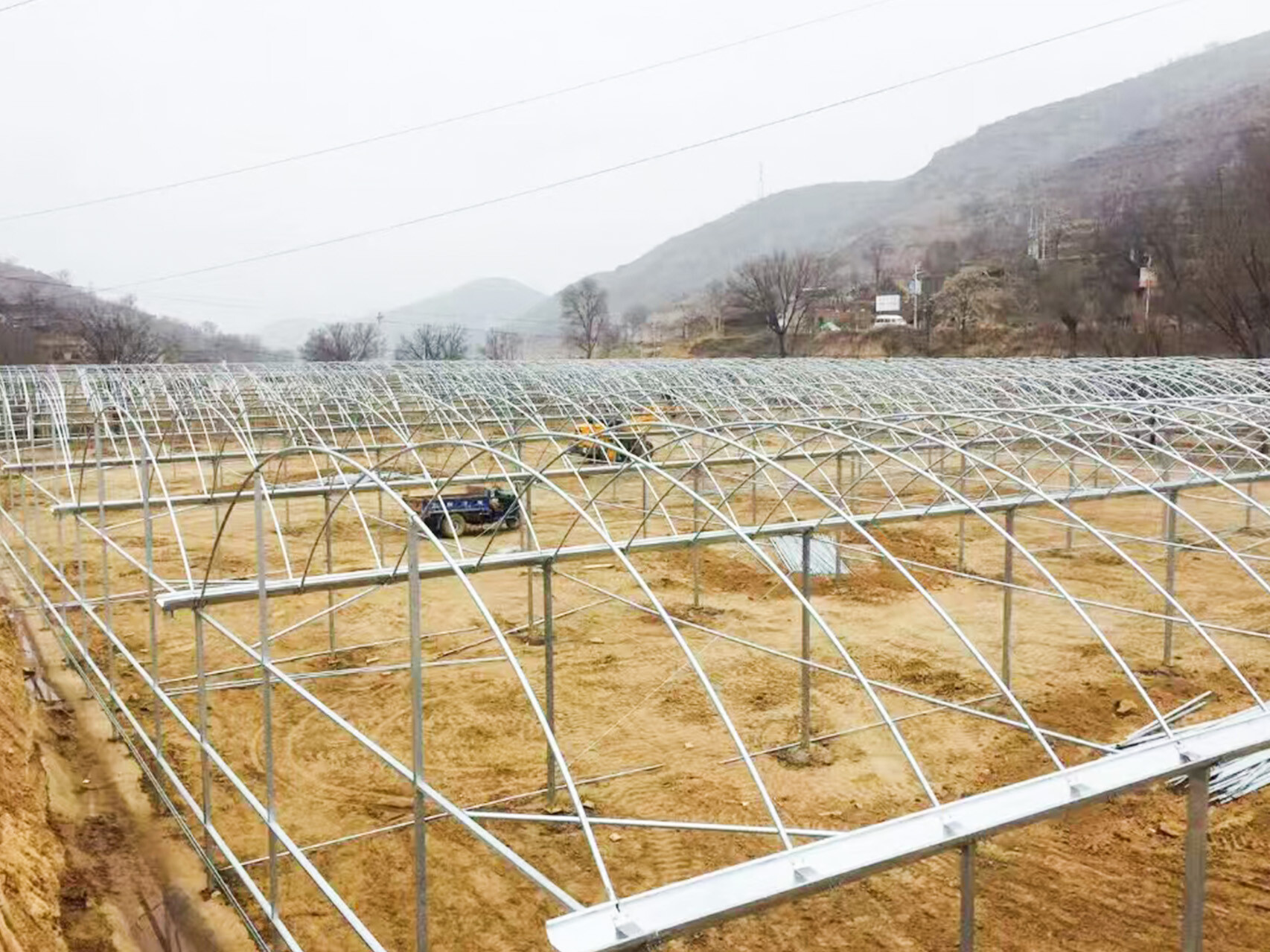 薄膜连动智能大棚