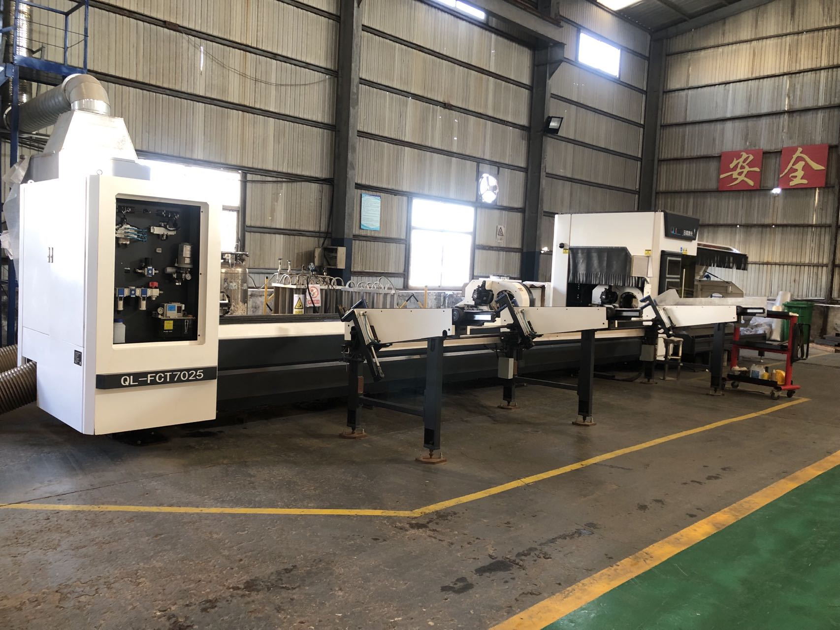 Laser pipe cutting machine Laser pipe cutting machine