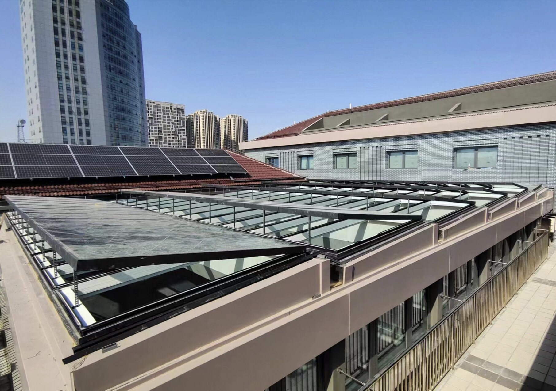 PST-F8(天幕歐A款）玻纖復合窗