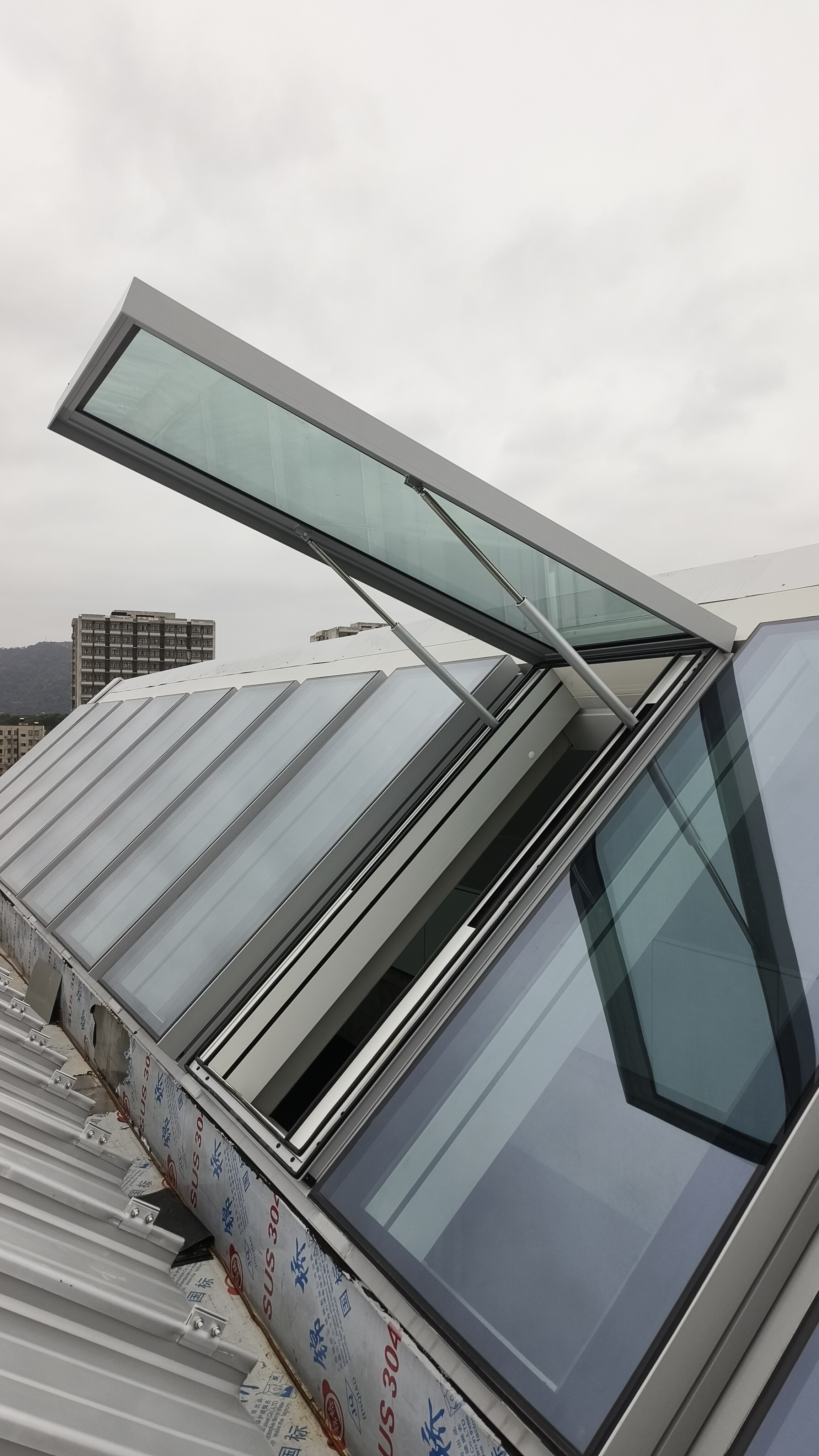 PST-F8(天幕歐A款）玻纖復合窗