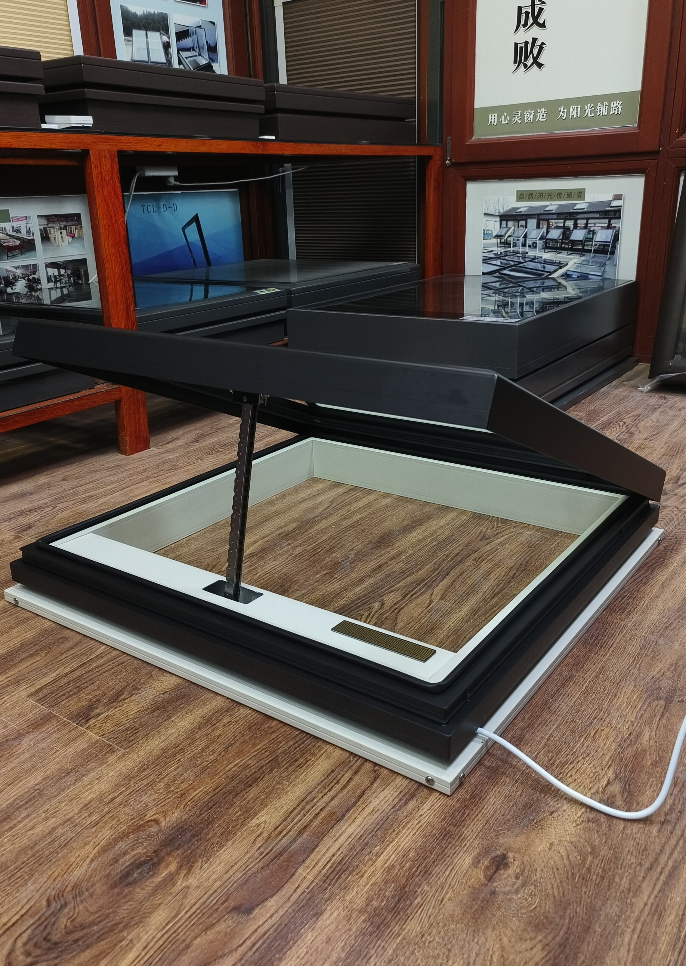 PST-F9(天幕歐B款）玻纖復合窗