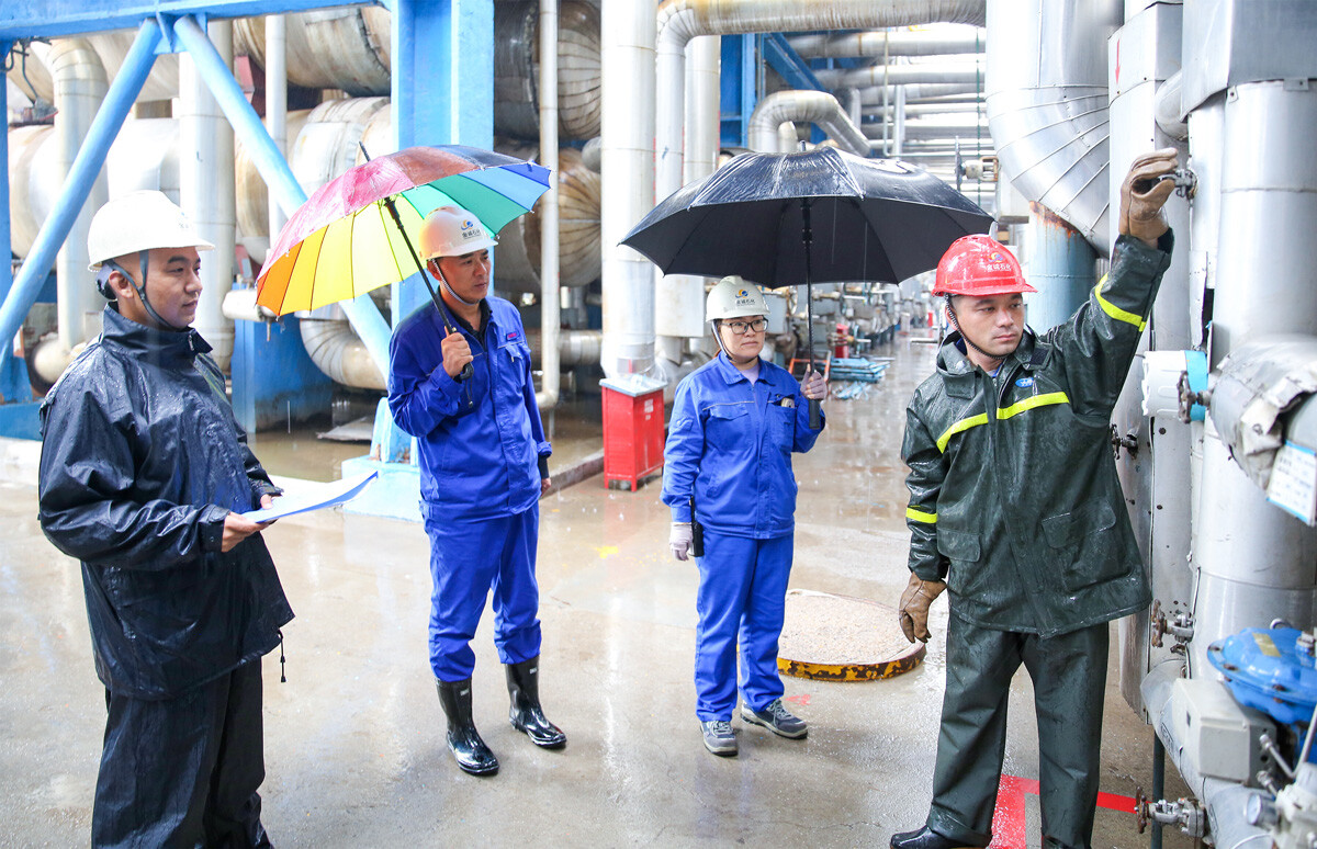 200万加氢车间开展雨天专项练兵