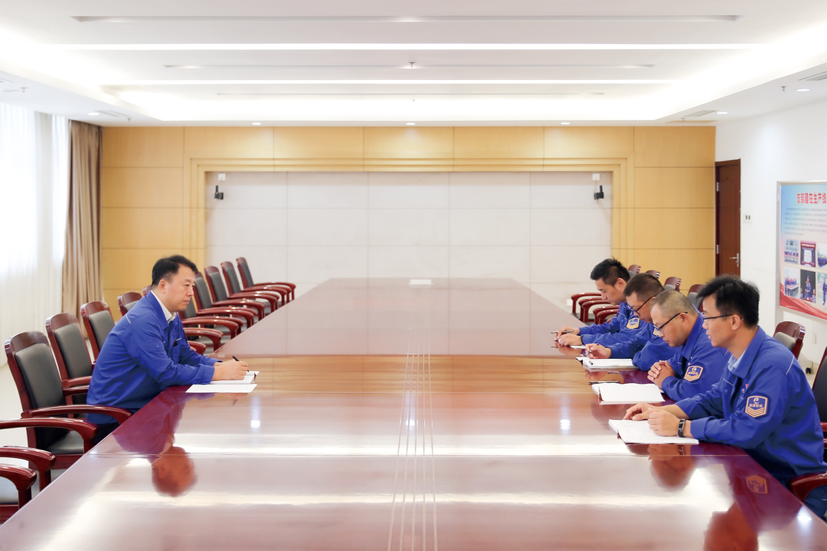 集团党委组织预备党员谈心交流 加强培养促提高 1200